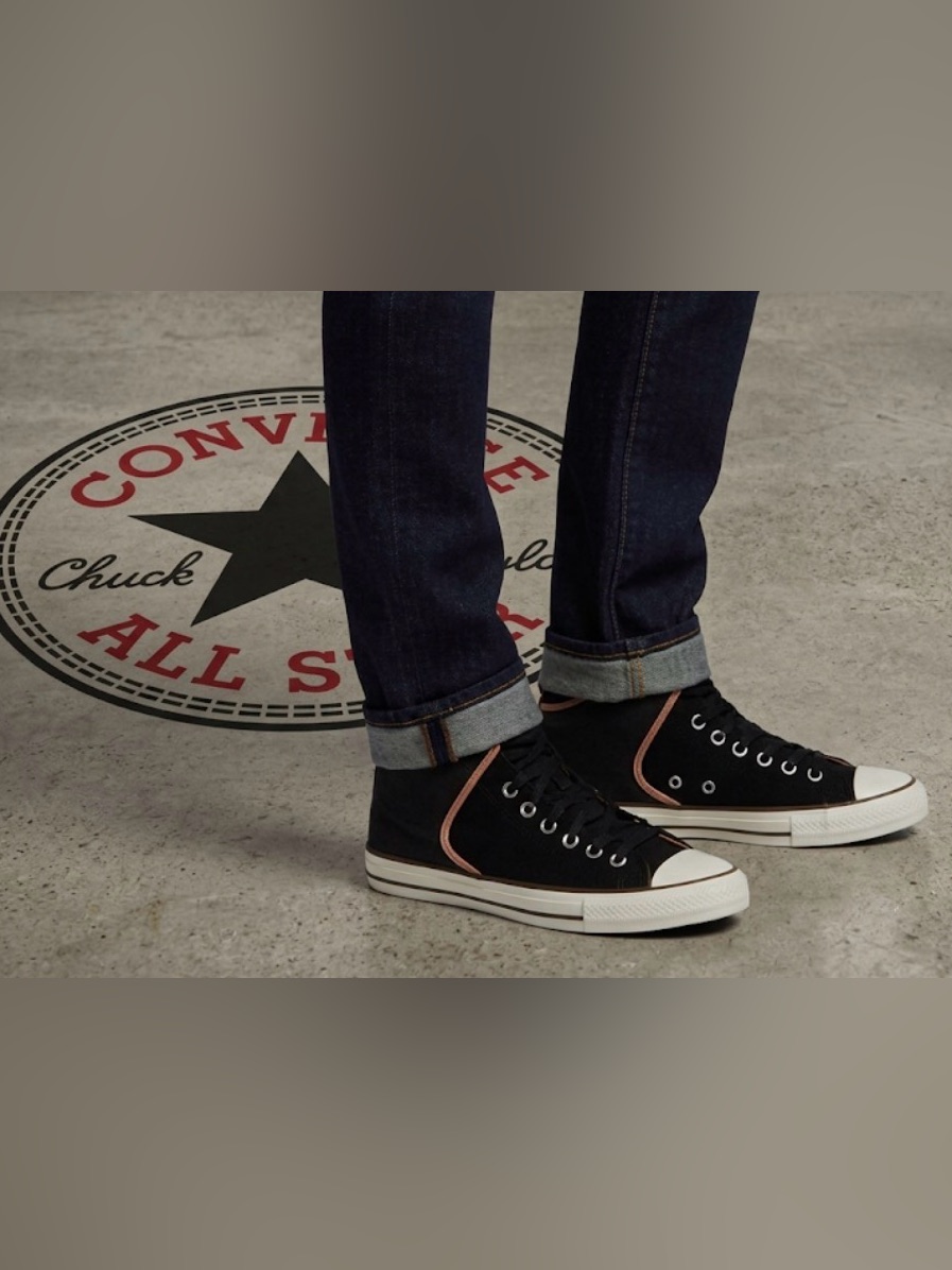 New Authentic Converse Men's Signature Designer High Top Sneakers Sz 9 Display